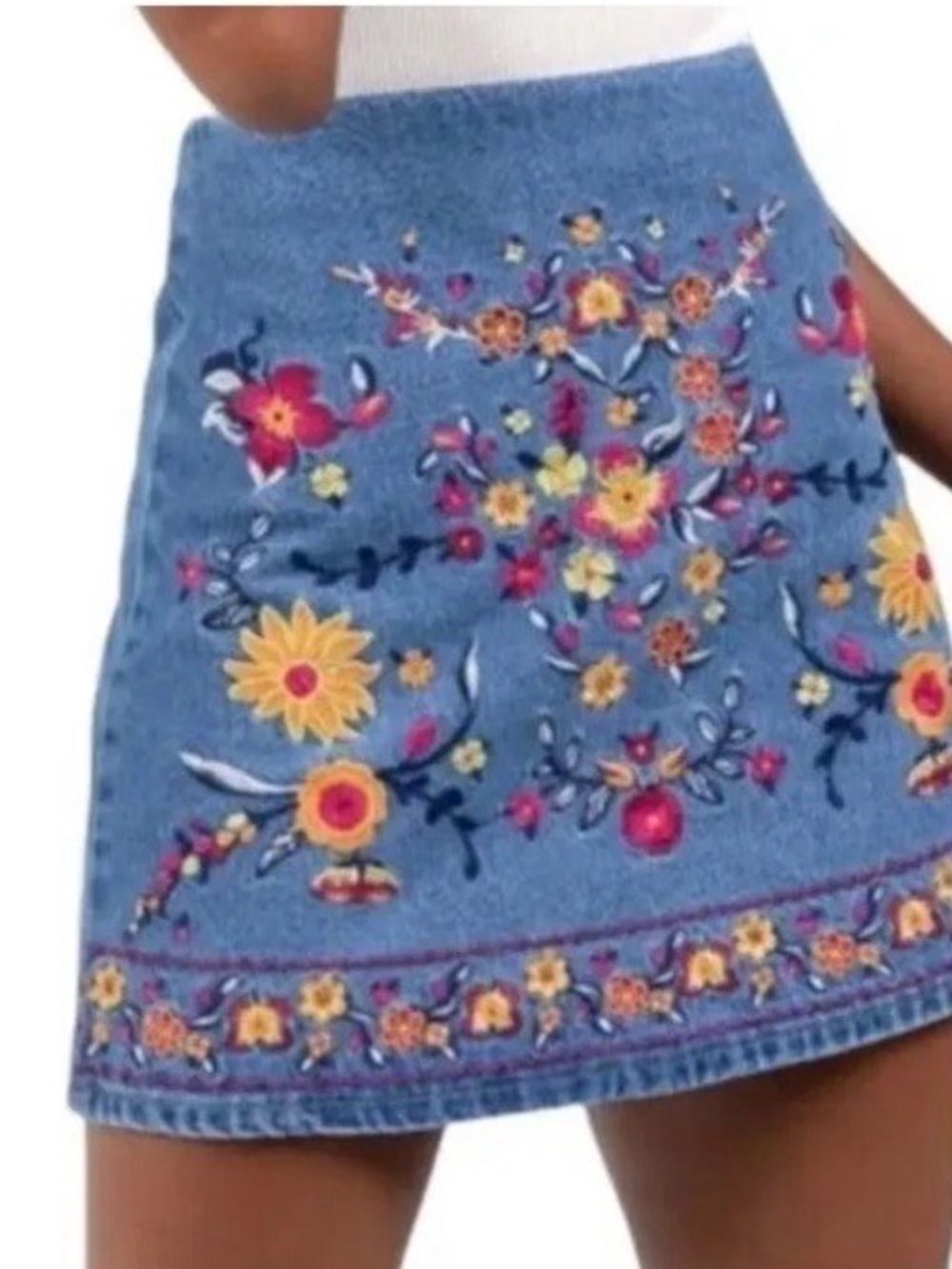 Heritage Harper | Y2K Inspired Embroidered Blue Denim Skirt w Floral Design Sz L